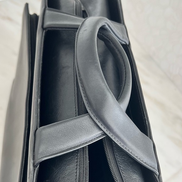 TUMI BRIEFCASE - Picture 6 of 6